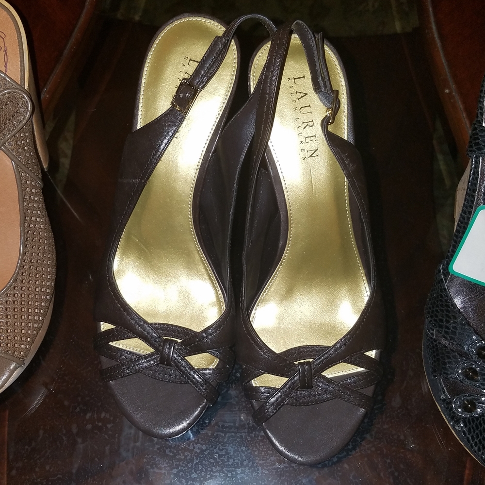 New (without tags) size 8.5 Ralph Lauren heels